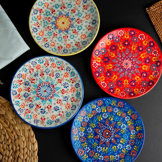 Handicrafts & décor: artisan ceramics and decorative pieces